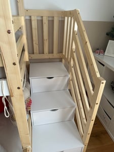 Łóżko piętrowe Flieks 90x200 / 140x200cm z zabezpieczeniem przed wypadnięciem, łóżko dziecięce z oknem, łóżko na poddaszu ze schodami, drewniane łóżko piętrowe dla 2 dzieci, kolor drewna Zdjęcie produktu od klienta nr 3