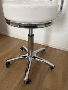Kosmetikhocker AM-877 - weiß Kunden-Foto 2