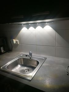 30cm LED Unterbauleuchte 3 Lichtfarbe Aufladbar Lichtleiste mit Bewegungssensor Schranklicht Küchenleuchte, Schwarz Kunden-Foto 4