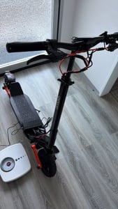 Qekud T6E PRO: Patinete eléctrico con homologación para circular por carretera, alcance de 90 km, potencia máxima de 1600W, velocidad máxima de 20 km/h. Cuenta con suspensión hidráulica y frenos de disco dobles Foto del cliente 1