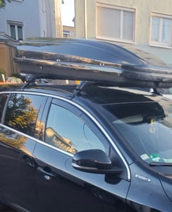 VEVOR Universal-Dachträger-Querträger, max. 120,8 cm (47,6 Zoll) Aluminium-Dachträger-Querträger, passt ohne Lücke auf geriffelte Seitenschienen, 90 kg Tragkraft, verstellbare Querträger Kunden-Foto 1
