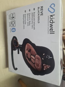 COIL Babywippe, Elektrisch Babyschaukel, Multifunktional Babywippe, 5 Schwungstufen, Bluetooth, Musik, 5-Punkt-Gurt, Tuya-Anwendung, Beige/Gold Kunden-Foto 1