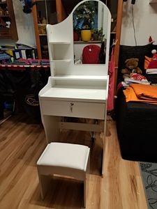 Schminktisch mit herzförmigen Spiegel und Hocker für Schlafzimmer Clara Kunden-Foto 1