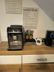 Philips Series 3300 EP3324/40 Kaffeevollautomat, Espressomaschine, 1,8 l, Kaffeebohnen, Eingebautes Mahlwerk, 1500 W Kunden-Foto 1