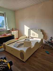 Łóżko dziecięce Flieks 140x200cm ze zjeżdżalnią i LED, łóżko dziecięce z zabezpieczeniem przed wypadnięciem i stelażem listwowym, łóżko podłogowe do zabawy ze schodami, łóżko dla dzieci, PU, białe Zdjęcie produktu od klienta nr 2