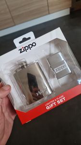 Zapalniczka Zippo i chromowana butelka Zdjęcie produktu od klienta nr 1