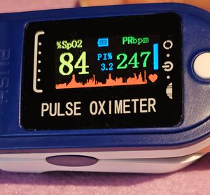 Pulsoximeter für den Finger zur Pulsmessung und Sauerstoffsättigung FÜR DEN FINGER Kunden-Foto 3