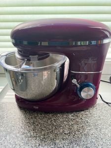 Küchenmaschine 6L Schüssel - 1.500 WATT in Beere mit Planetenrührwerk inkl. Edelstahlschüssel, Schneebesen, Knethaken Kunden-Foto 11
