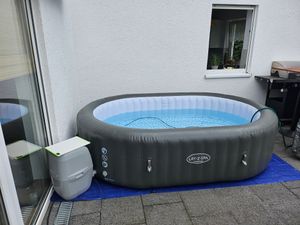 Bestway® LAY-Z-SPA® Spa Helsinki AirJet™ 180 x 66 cm, rond Photo du client 1
