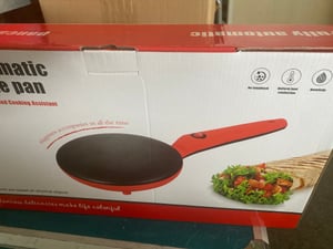 Crepiera elettrica 20 cm antiaderente, 600 W, set con accessori Foto del cliente 1