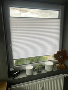 Sonello Plissee Klemmfix ohne Bohren 30cm x 100cm Weiß Faltrollo Plisseerollo Jalousie für Tür & Fenster Blickdicht Sichtschutz Sonnenschutz Fertifplissee Rollo Kunden-Foto 2