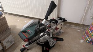 Metabo Kappsäge KGS 305 M Set mit 2. Hartmetall-Sägeblatt - Karton Kunden-Foto 1