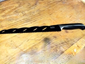 BIRKMANN Brotmesser, Klinge: 28 cm mit Wellenschliff, ergonomischer Griff, Edelstahlklinge, 210462 Kunden-Foto 1