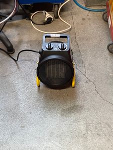 Lehmann Wandheizlüfter mit 2 Leistungsstufen 1000/2000 W | Luftschleier mit Fernbedienung und Wi-Fi-App | Heizlüfter mit Timer und Oszillation Kunden-Foto 1