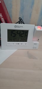 Miraval Funk-Projektionswecker Funkwecker USB 2 Alarme Temperaturanzeige Datum - 4-MV5822-2 Kunden-Foto 2