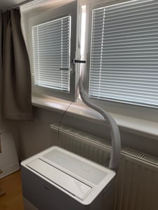 Midea 4048164116478, Window air conditioner, Grau, Weiß, Kühlung, Heizung, 3500 W, 3200 W, 12000 BTU/h Kunden-Foto 2