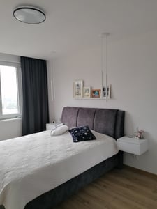 VASAGLE Nachttisch 2er Set , hängend, Leuchte mit 3 Farben, schwebendes Wandregal, Schublade Kunden-Foto 2