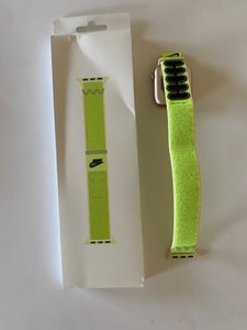 Bracelet Apple Nike Sport Loop pour l'Apple Watch Series 1 - 9 / SE (38/40/41 mm) - Rose Alpenglow Photo du client 1