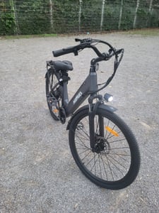 HillMiles: Bicicletas eléctricas, bicicletas eléctricas urbanas y bicicletas holandesas eléctricas con batería de 36V y 13Ah, con una autonomía de hasta 80-100 km, cambio Shimano de 7 velocidades, motor de 250W y velocidad máxima de 25 km/h. Modelo: MileCity1 Foto del cliente 21