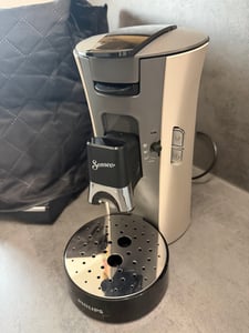 Philips Senseo® Select Kaffee Pad Maschine, 3 Kaffeespezialitäten, Kaffeestärkewahl Plus, Crema Plus, Rot (CSA240/90) Kunden-Foto 1