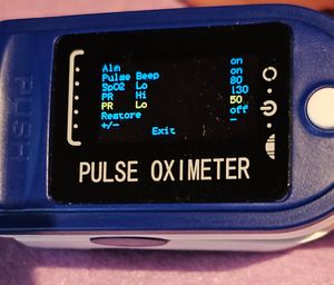 Pulsoximeter für den Finger zur Pulsmessung und Sauerstoffsättigung FÜR DEN FINGER Kunden-Foto 9
