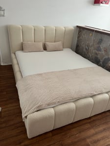 Polsterbett 200x200 cm Schwarz – Doppelbett mit Bettkasten aus Bouclé-Stoff (Quelle 100) Kunden-Foto 1