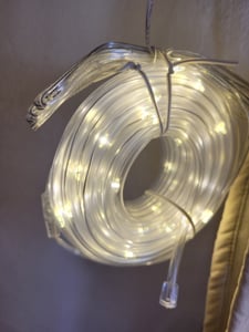 VA-Cerulean, tubo LED de 10 metros, 100 LEDs, luz blanca cálida, 8 modos con temporizador y función de memoria, iluminación decorativa flexible para Navidad, bodas y fiestas Foto del cliente 1