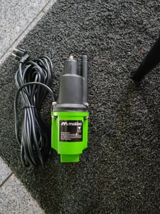 MalTec Pompe submersible pour eau de puits propre 480W - 1080 l/h, 10m de câble, pompe à membrane, raccord 1/2", jusqu'à 5m d'immersion Photo du client 1