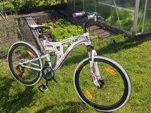 Bergsteiger Kodiak 24 Zoll Kinderfahrrad, geeignet für 8, 9, 10, 11 Jahre, Scheibenbremse, Shimano 21 Gang-Schaltung, Mountainbike mit Vollfederung, Mädchen-Fahrrad Kunden-Foto 2