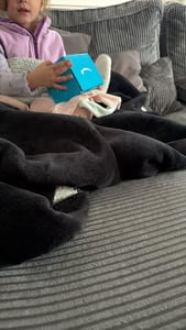 Amazon Echo Dot Kids (5.Gen), Amazon Alexa, Sphärisch, Mehrfarbig, Deutsch, Englisch, Spanisch, Französisch, Italienisch, Android, Fire OS, 4,4 cm Kunden-Foto 1