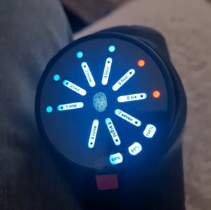 Masážní pistole FunLife M6 a přístroj na uvolnění fascií – amplituda 12 mm, 3200 otáček za minutu, 10 úrovní, 6 masážních hlavic, USB-C, tichý provoz <45 dB Fotografie od zákazníka č. 5