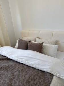GrainGold Boxspringbett Rivon 160x200 cm - Bett 160x200, Boxspringbett mit Bettkasten und Lattenrost - Creme (Lambi 01) Kunden-Foto 1