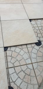 Höhenverstellbare Terrassen Stelzläger für Platten ETP 18-32 mm | schnelle Montage & stabiler Halt | Liderwood | EcoTravers Kunden-Foto 1