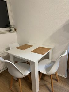 Tavolo da pranzo Algermissen 80x80x76 cm per 4 persone Quadrato in truciolato Bianco Foto del cliente 1