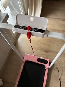 Klappbares Laufbänder – 3-in-1-Laufband mit 7 % Steigung – Walking Pad 1–8 km/h einstellbar – Lauffläche 38,5 x 90 cm - 2.5 ps Laufpad bis 130 kg Kunden-Foto 4