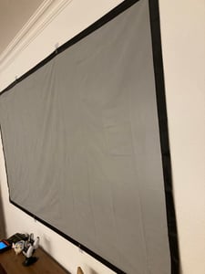 265 x 150 cm projectiescherm met lichtonderdrukking, geschikt voor zowel binnen- als buitenprojecties. Projectiescherm voor beamer - PROJSCRE Klantenfoto 3