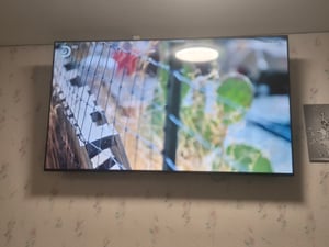 Samsung 55" Crystal UHD 4K DU7170 Tizen OS™ Smart TV (2024), 139,7 cm (55"), 3840 x 2160 Pixel, Kristall, Smart-TV, WLAN, Titan Kunden-Foto 2