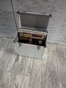 Walizka na płyty Yaheetech walizka na płyty LP, przenośna zamykana walizka na płyty winylowe do przechowywania 50 płyt LP, walizka na płyty do przechowywania dla DJ-ów Zdjęcie produktu od klienta nr 4