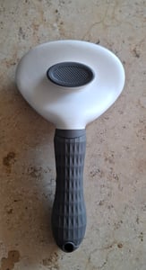 LINUMA® Hundebürste, Fellwunder Bürste Hund, Hundezubehör, Katzen Zubehör, Haustier Bürsten, Langhaar und Kurzhaar Fellbürste Katzenhaarbürste BLAU Kunden-Foto 2