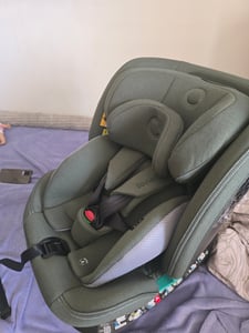 Lionelo Autokindersitz Bastiaan One i-Size, ab Geburt bis 12 Jahren, ab 0 kg bis 36 kg, Dri-Seat, 360 Grad - Grünolive Kunden-Foto 2