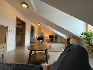 VASAGLE Couchtisch, Wohnzimmertisch, 80 x 45 cm, einfach zu montieren, honigbraun Kunden-Foto 1