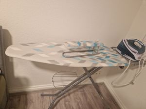 KADAX Bügelbrett mit Steckdose "Aleglo", Bügeleisenablage und Ärmelbügeltisch, 130cm, Blau Kunden-Foto 1