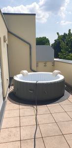 AREBOS Whirlpool aufblasbar | Ø208cm | 6 Personen | 130 Düsen | 1000L | Abdeckung Kunden-Foto 3