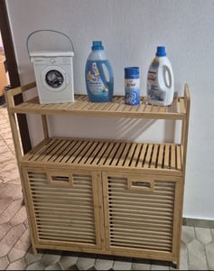 COSTWAY, cesta de ropa, organizador de ropa con 2 compartimentos de bambú, clasificador de ropa con 2 estantes y bolsas para ropa, caja de ropa, 80 x 30 x 92 cm, color natural Foto del cliente 3