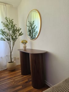 Consolle ovale scandinava con effetto legno scanalato, 120cm, Noce Foto del cliente 1
