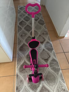 trottinette 3 en 1 pour enfants avec siège amovible et roues à LED bleues réglables en hauteur Photo du client 2