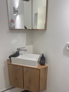 VCM 3-tlg Set | Waschplatz für Gäste WC | Gästebad | Waschtisch Toilette | Badmöbel Eckschrank | Badezimmer Set – Vilosa Kunden-Foto 1