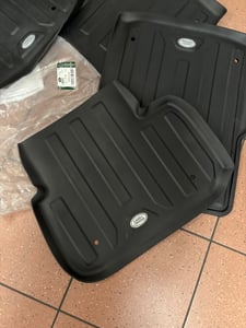 Komplet dywaników podłogowych do Land Rover Discovery Sport, 4 sztuki, gumowe, czarne, numer części: VPLCS0281 Zdjęcie produktu od klienta nr 2
