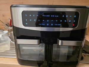 Fritéza na horúci vzduch 1650W, bez oleja, kovový vnútorný priestor, 6L, osvetlené priehľadové okienko, 9 prednastavených režimov varenia, vhodná do u Fotografia od zákazníka č. 8