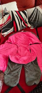KIDIZ® Baby Einschlagdecke Babyschale Winter Herbst Babydecke mit Kapuze & Tasche Universal Fußsack kompatibel mit Maxi-Cosi, Römer, Buggy, Kinderwagen & Autositz isolierend gegen Wind, Nässe & Kälte Kunden-Foto 2